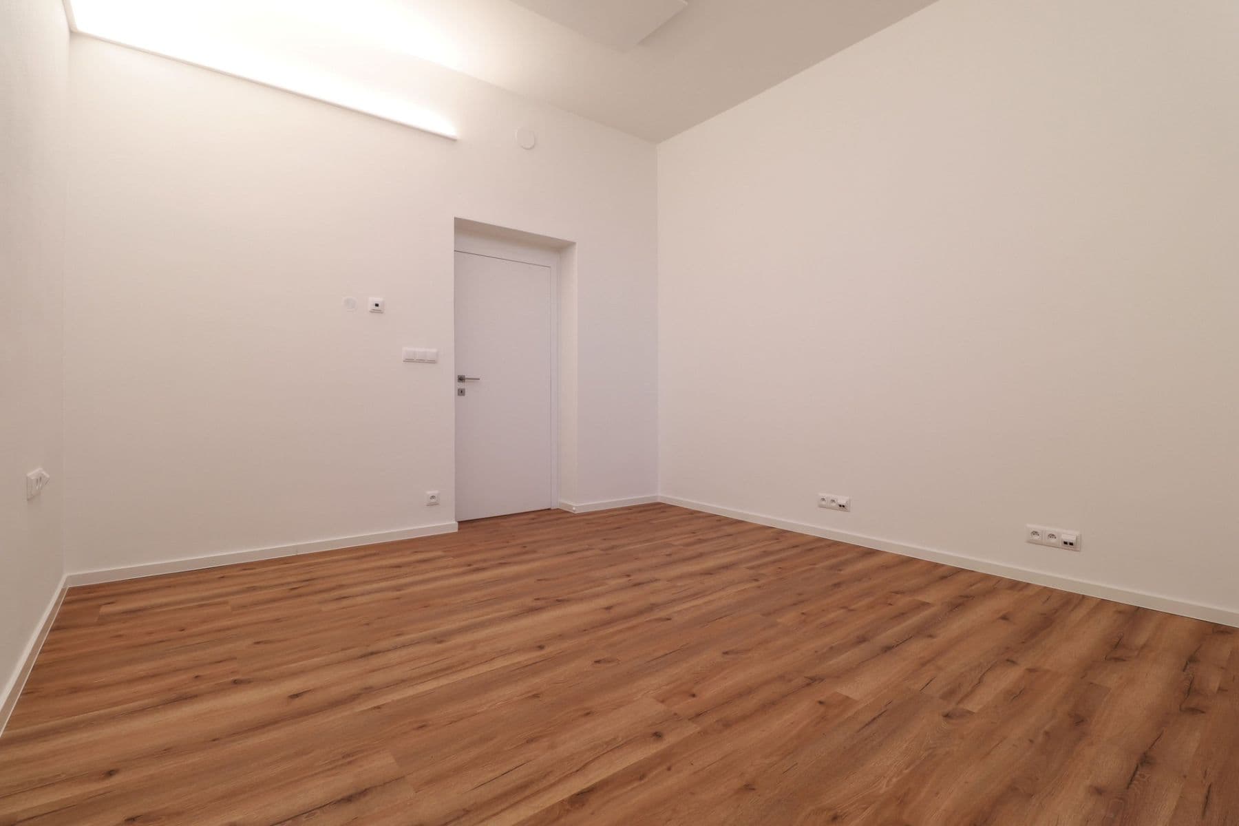 Pronájem bytu 3+1 78 m², Londýnská, Praha, Praha Pronájem bytu 3+1 78 m², Londýnská, Praha, Praha