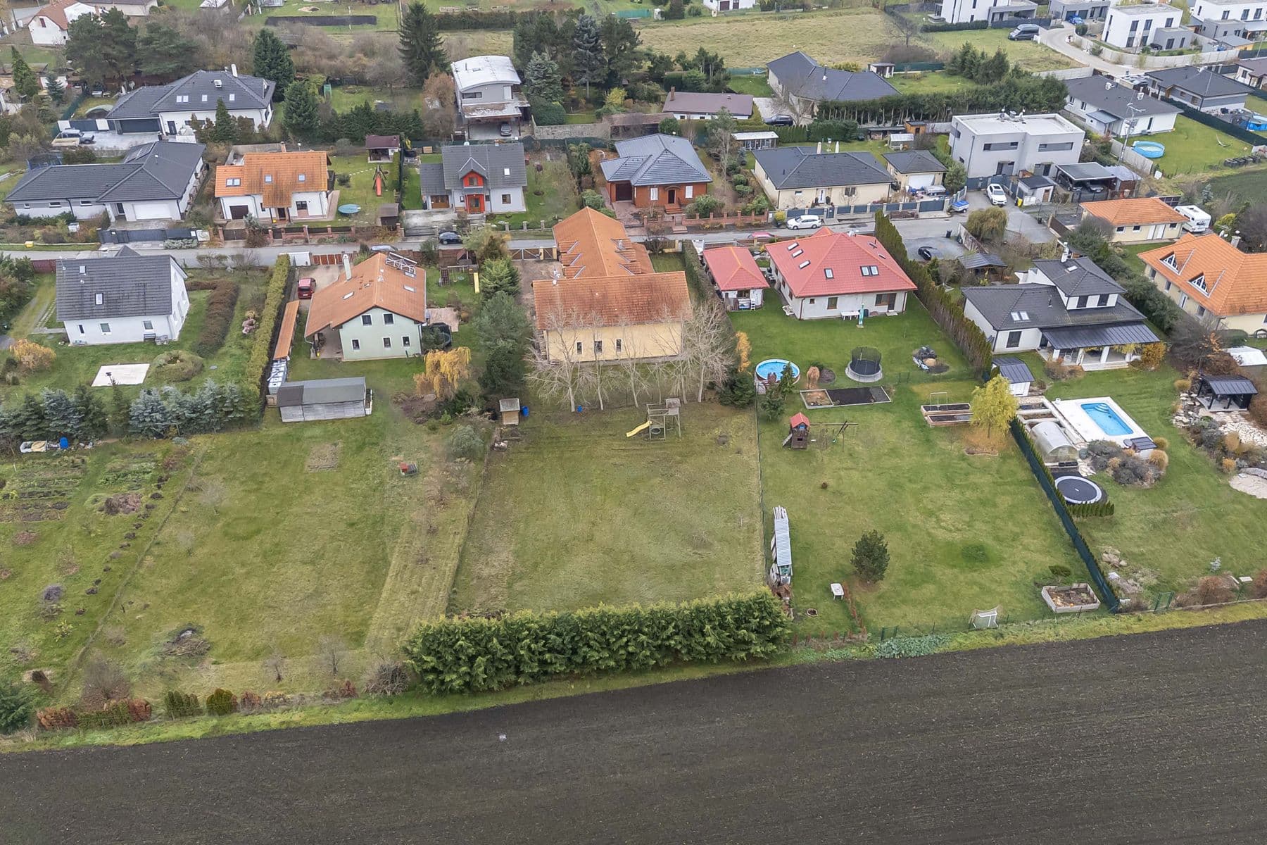 Prodej domu 290 m², pozemek 1.871 m², Do Polí, Bašť, Středočeský kraj Prodej domu 290 m², pozemek 1.871 m², Do Polí, Bašť, Středočeský kraj