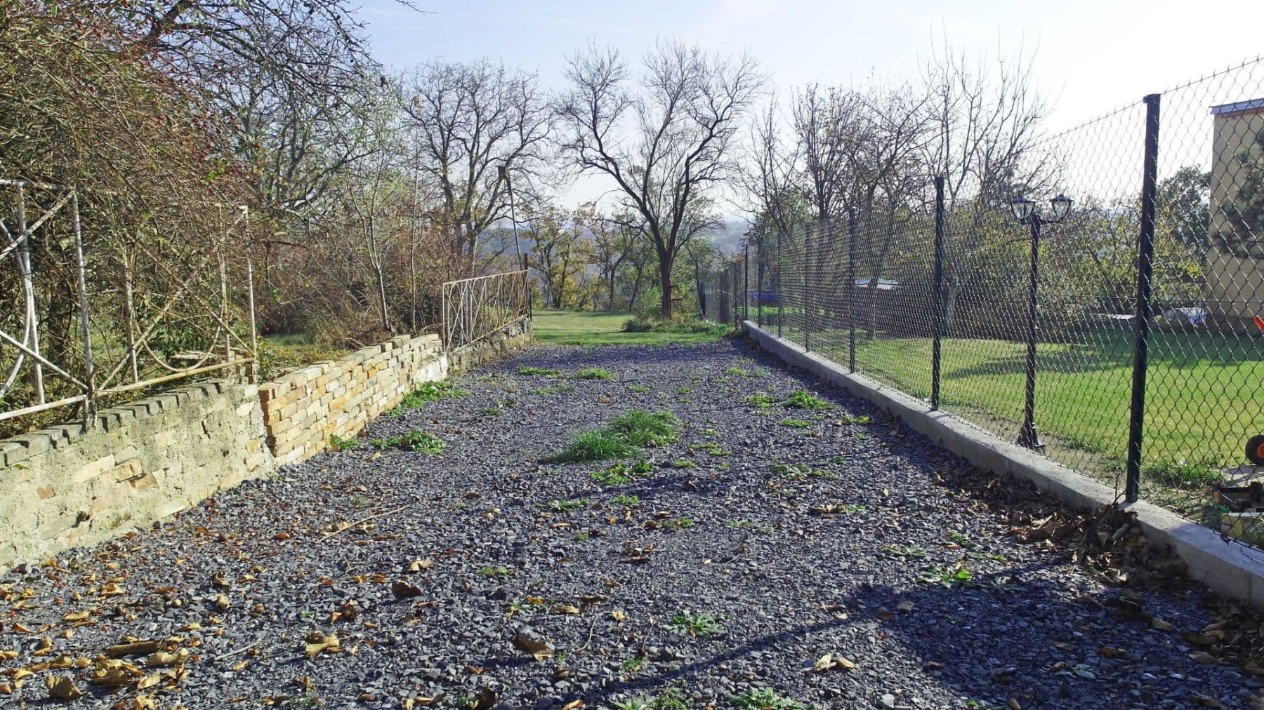 Prodej pozemku 1.347 m², U Křížku, Husinec, Středočeský kraj Prodej pozemku 1.347 m², U Křížku, Husinec, Středočeský kraj