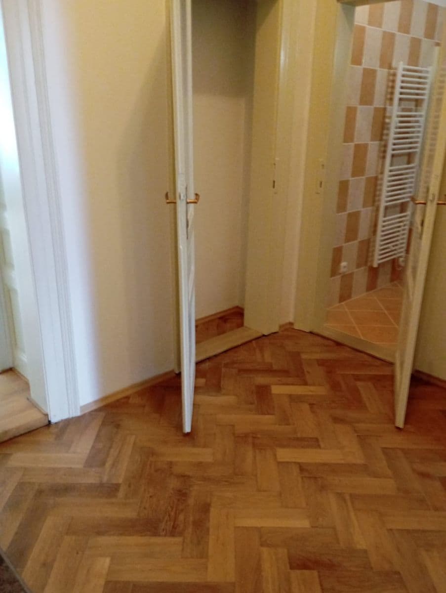 Pronájem bytu 2+1 80 m², Korunní, Praha, Praha Pronájem bytu 2+1 80 m², Korunní, Praha, Praha