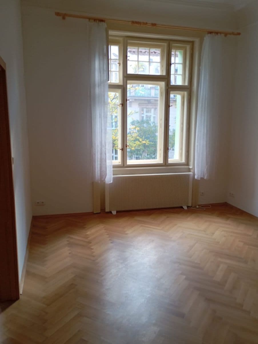 Pronájem bytu 2+1 80 m², Korunní, Praha, Praha Pronájem bytu 2+1 80 m², Korunní, Praha, Praha
