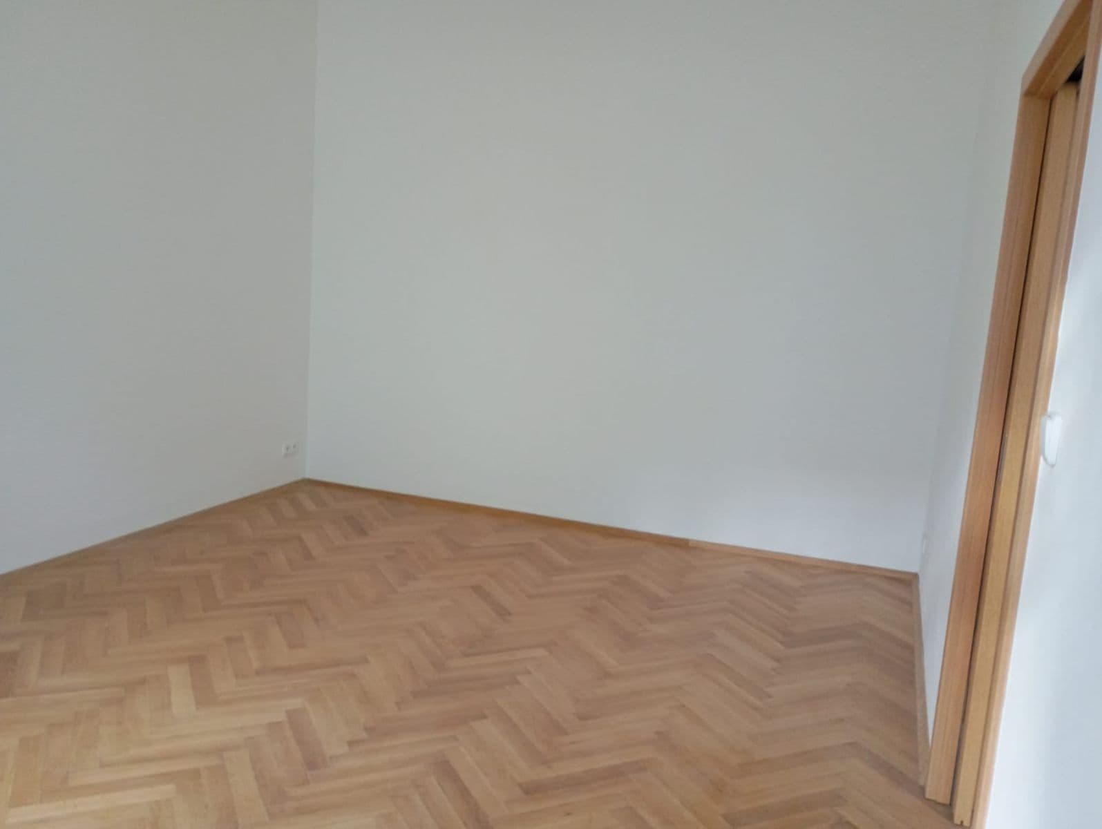Pronájem bytu 2+1 80 m², Korunní, Praha, Praha Pronájem bytu 2+1 80 m², Korunní, Praha, Praha