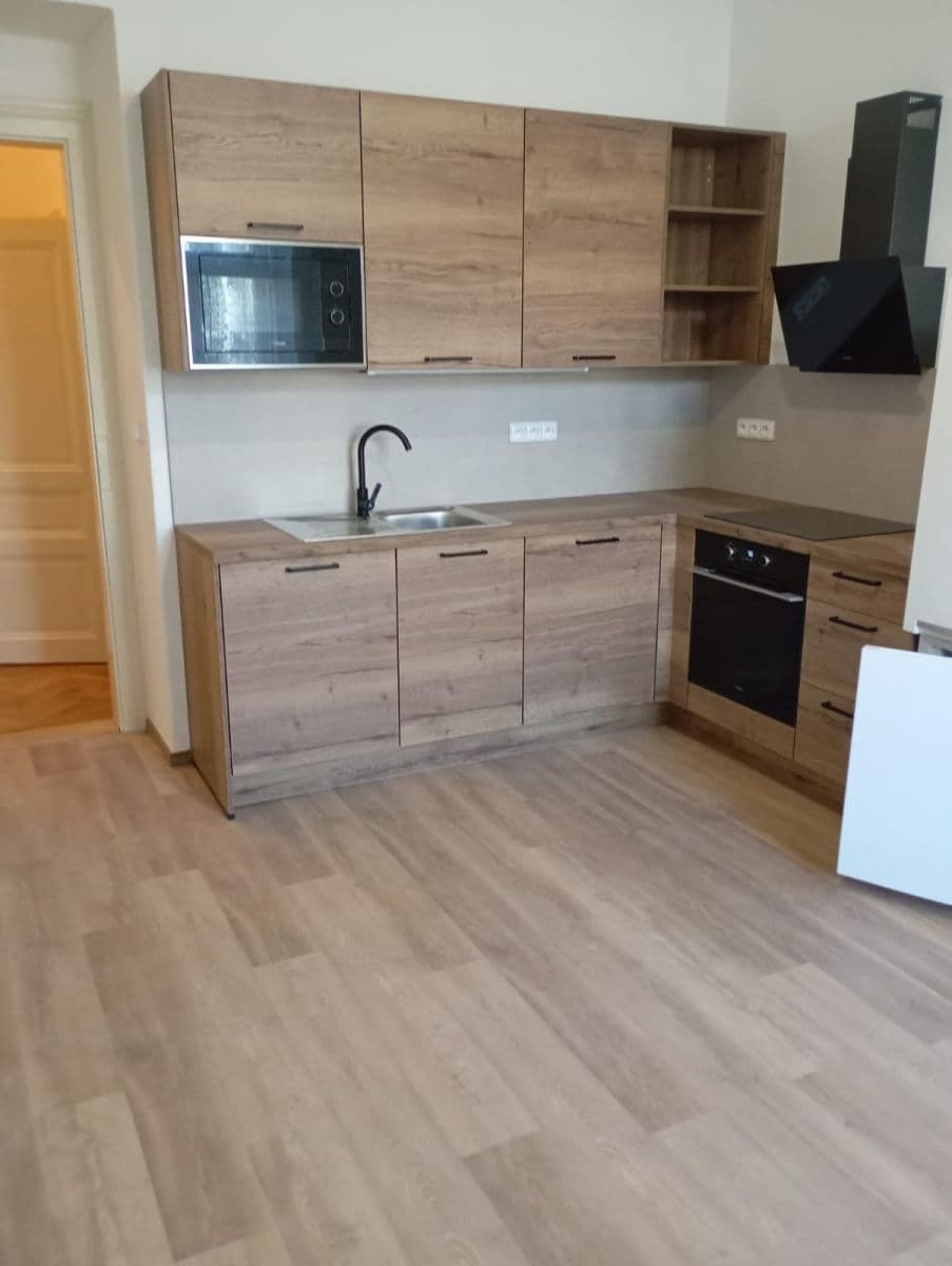 Pronájem bytu 2+1 80 m², Korunní, Praha, Praha Pronájem bytu 2+1 80 m², Korunní, Praha, Praha