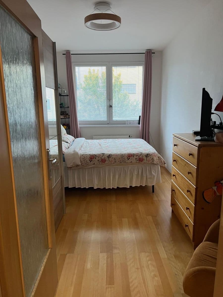 Pronájem bytu 2+kk 68 m², Jeřabinová, Praha, Praha Pronájem bytu 2+kk 68 m², Jeřabinová, Praha, Praha