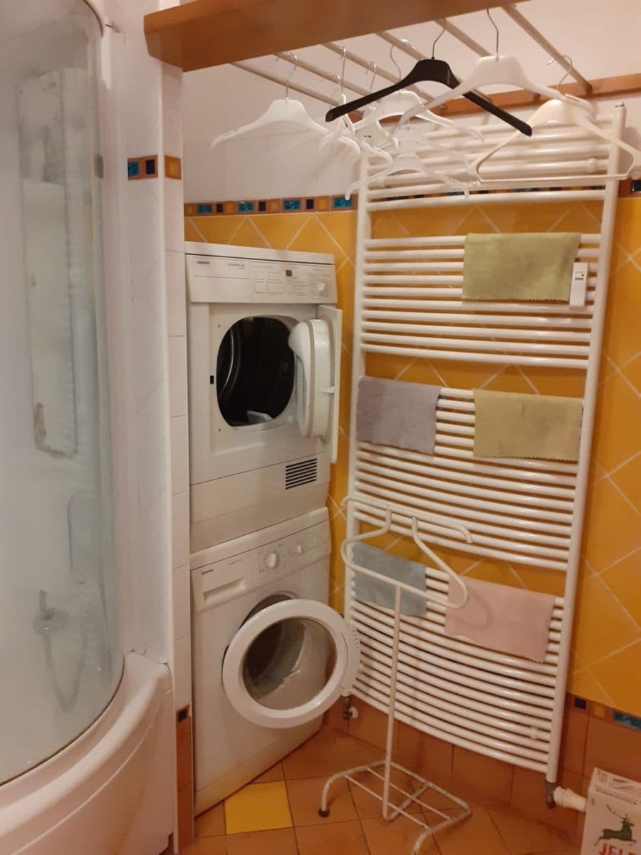 Pronájem bytu 5+1 160 m², 28. pluku, Praha, Praha Pronájem bytu 5+1 160 m², 28. pluku, Praha, Praha