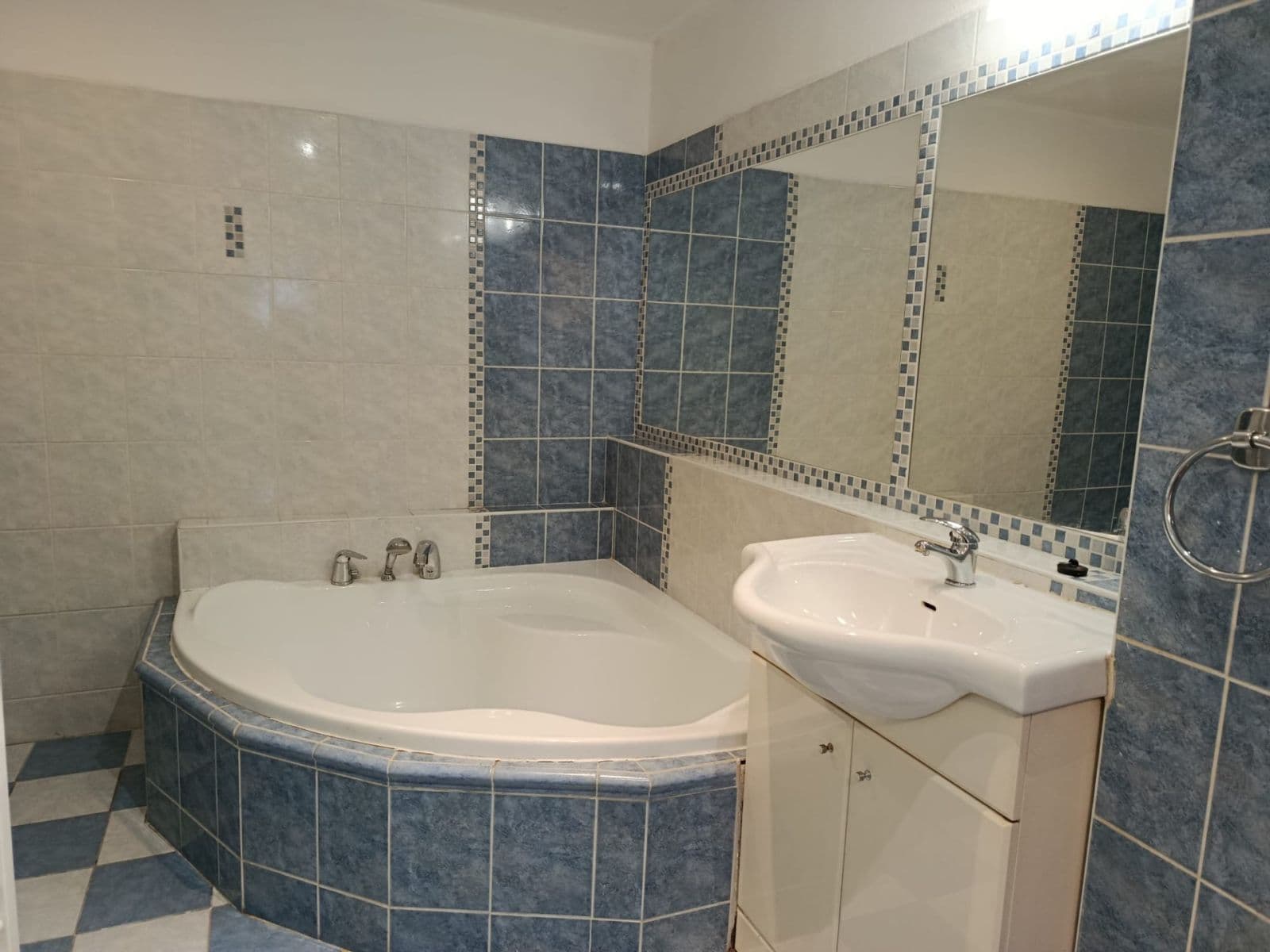 Prodej bytu 3+1 78 m², Brodská, Příbram, Středočeský kraj Prodej bytu 3+1 78 m², Brodská, Příbram, Středočeský kraj