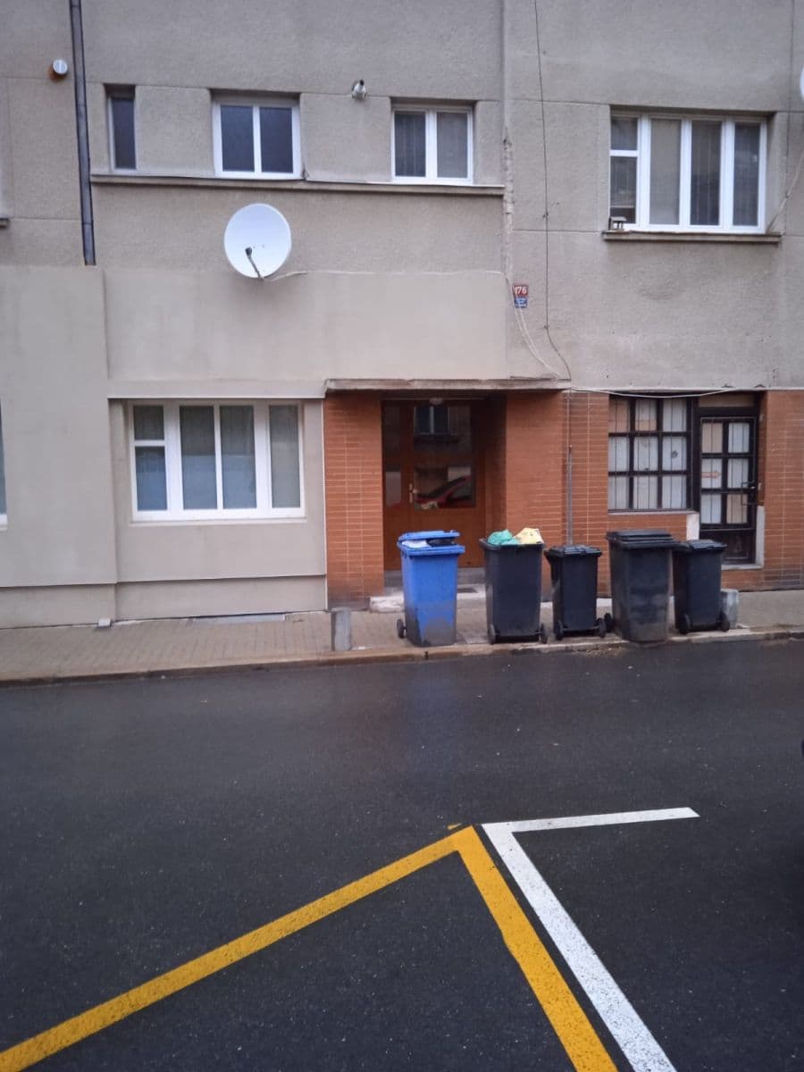 Prodej bytu 2+kk 45 m², Vašátkova, Čelákovice, Středočeský kraj Prodej bytu 2+kk 45 m², Vašátkova, Čelákovice, Středočeský kraj