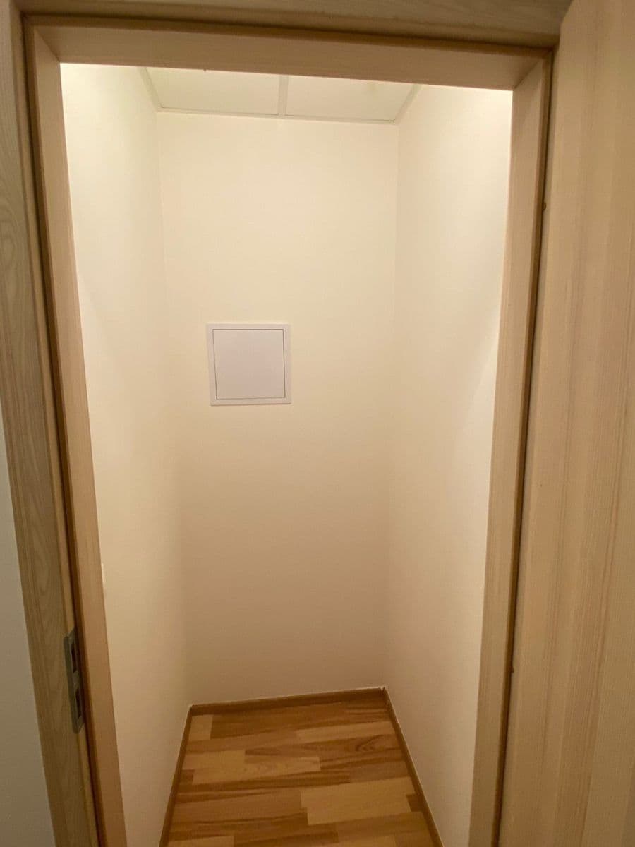 Pronájem bytu 1+kk 33 m², Freyova, Praha, Praha Pronájem bytu 1+kk 33 m², Freyova, Praha, Praha