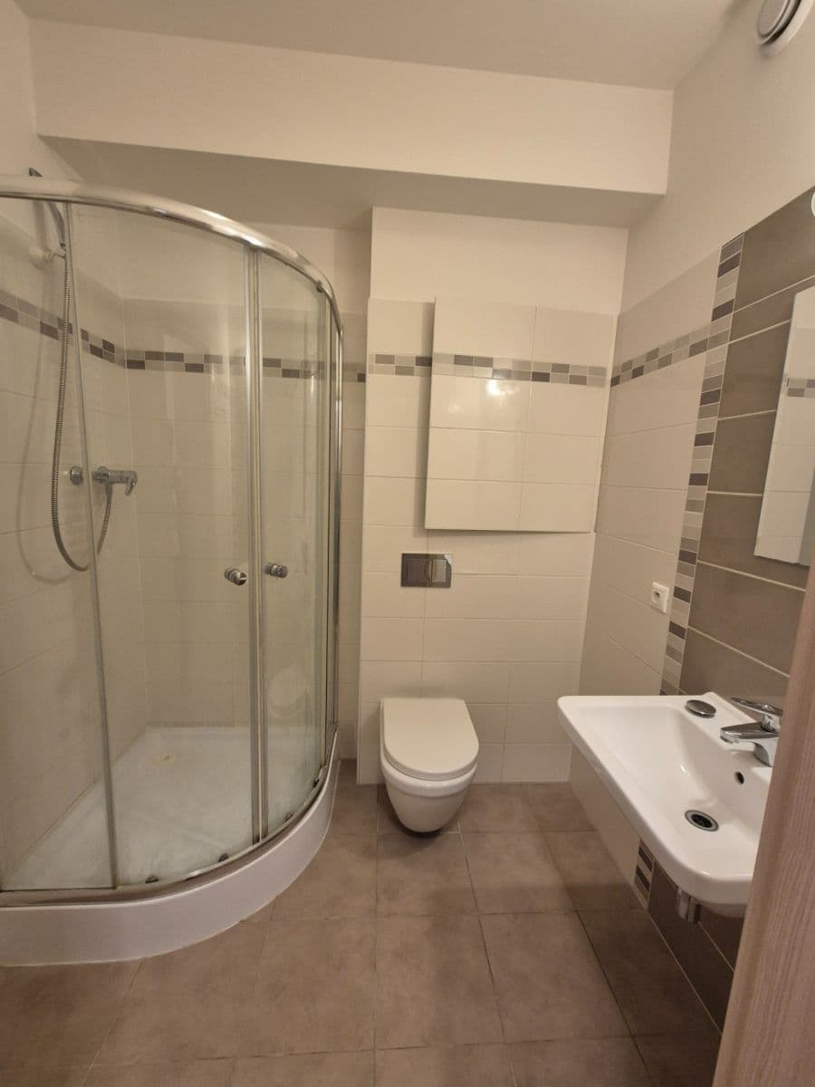 Pronájem bytu 1+kk 33 m², Freyova, Praha, Praha Pronájem bytu 1+kk 33 m², Freyova, Praha, Praha