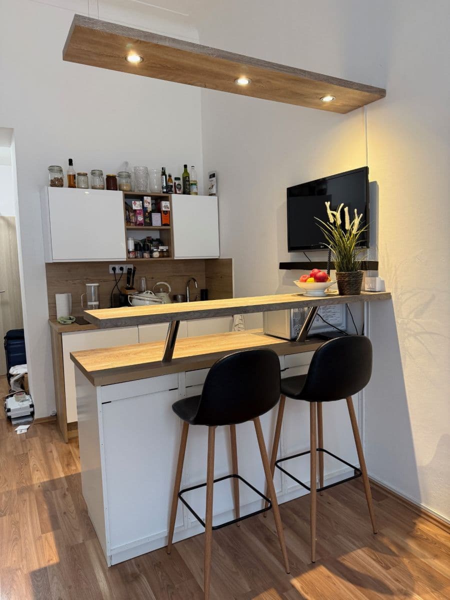 Pronájem bytu 1+kk 35 m², Pštrossova, Praha, Praha Pronájem bytu 1+kk 35 m², Pštrossova, Praha, Praha