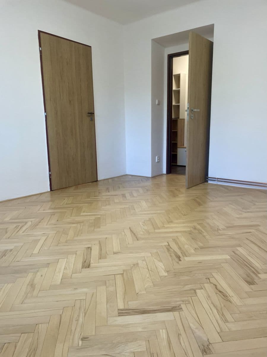 Pronájem bytu 2+1 55 m², Dašická, Pardubice, Pardubický kraj Pronájem bytu 2+1 55 m², Dašická, Pardubice, Pardubický kraj