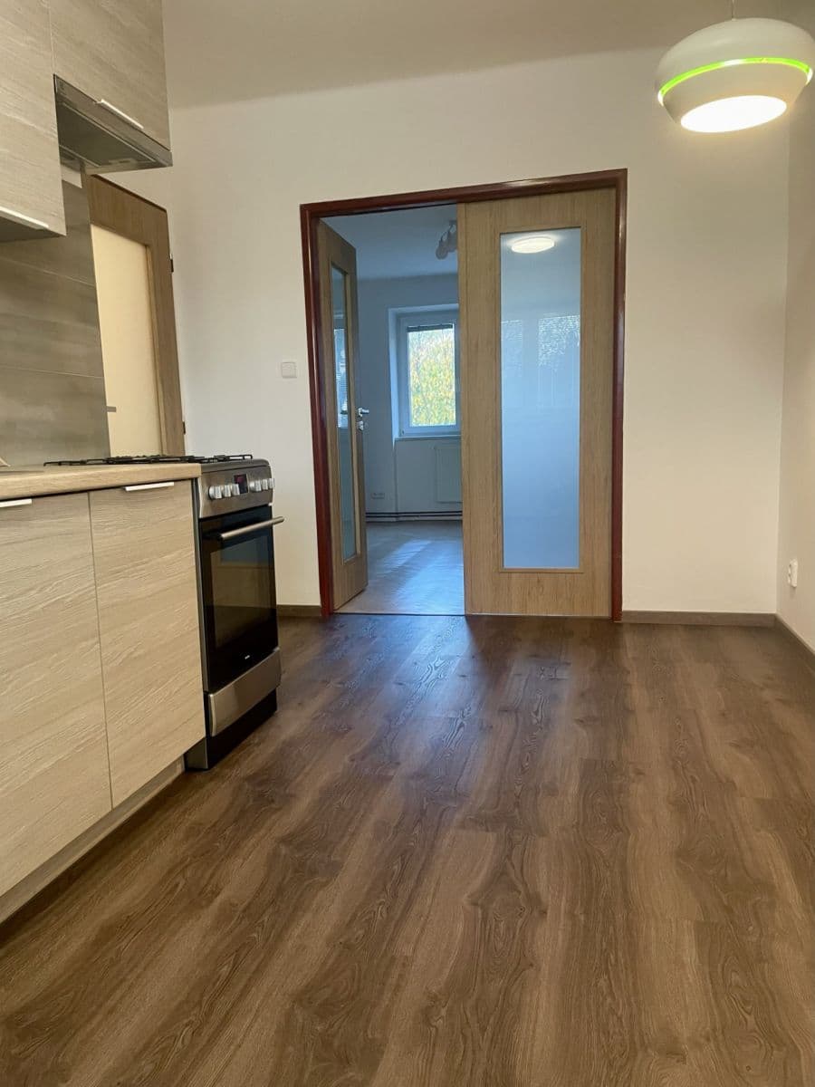 Pronájem bytu 2+1 55 m², Dašická, Pardubice, Pardubický kraj Pronájem bytu 2+1 55 m², Dašická, Pardubice, Pardubický kraj