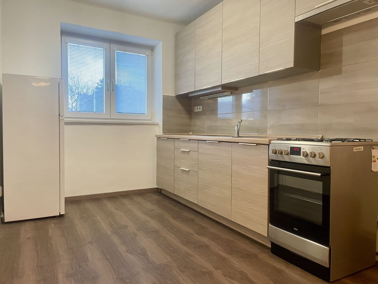 Pronájem bytu 2+1 55 m², Dašická, Pardubice, Pardubický kraj Pronájem bytu 2+1 55 m², Dašická, Pardubice, Pardubický kraj