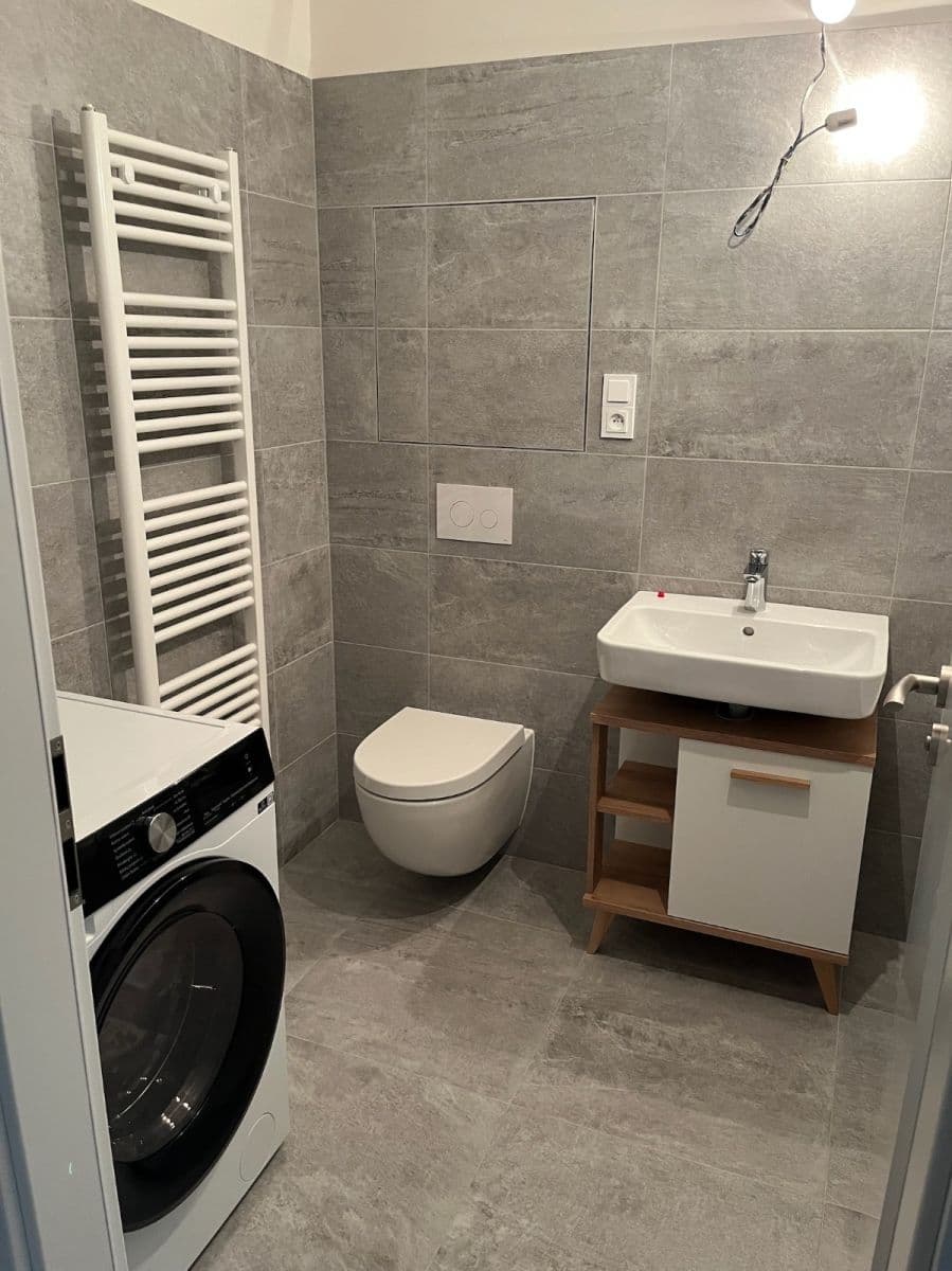 Pronájem bytu 2+kk 54 m², Mezi Vodami, Praha, Praha Pronájem bytu 2+kk 54 m², Mezi Vodami, Praha, Praha