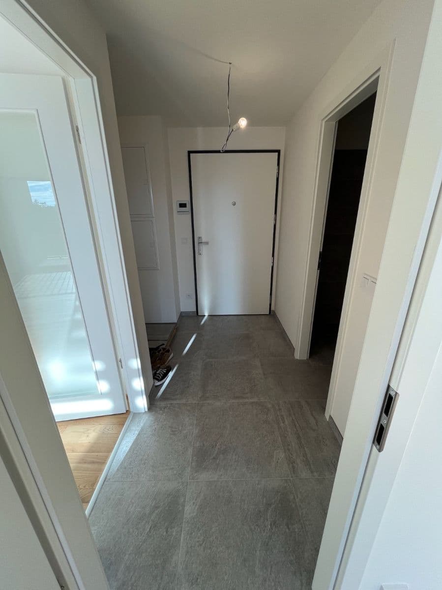 Pronájem bytu 2+kk 54 m², Mezi Vodami, Praha, Praha Pronájem bytu 2+kk 54 m², Mezi Vodami, Praha, Praha