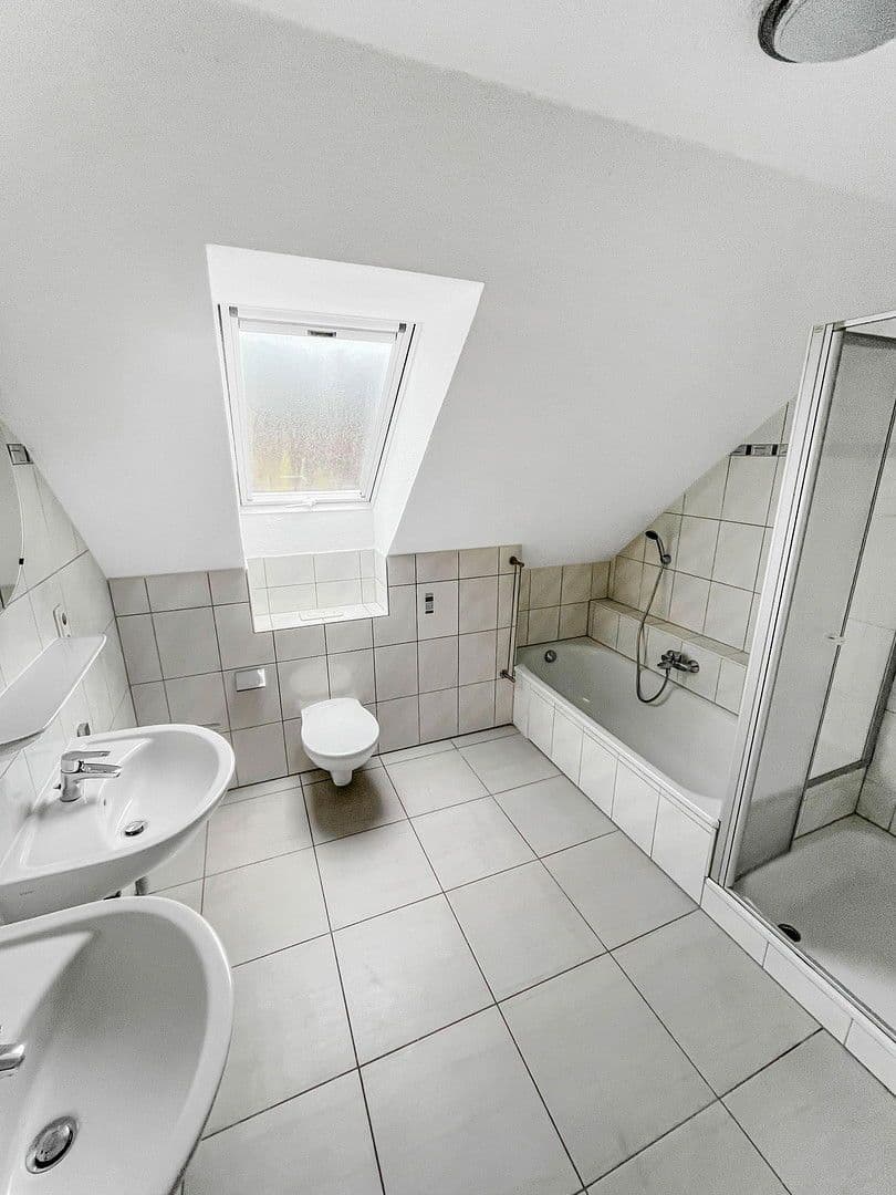 Pronájem domu 103 m², pozemek 350 m², Aurich, Dolní Sasko Pronájem domu 103 m², pozemek 350 m², Aurich, Dolní Sasko