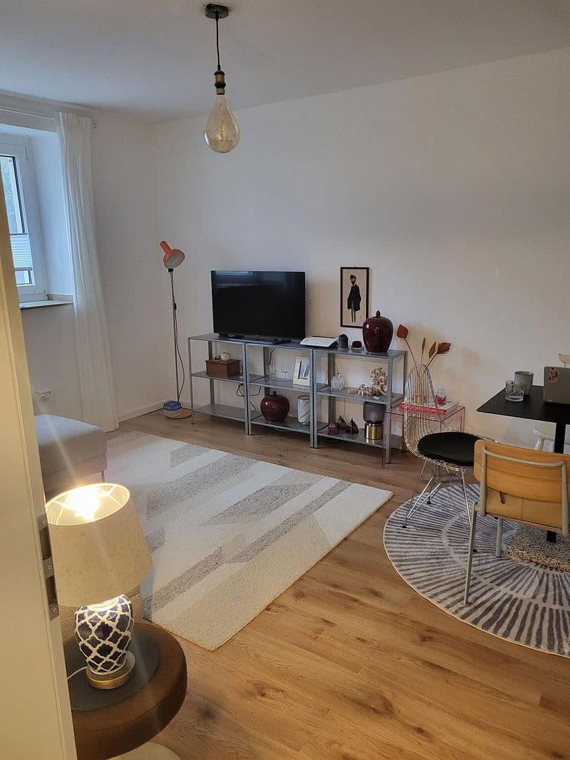 Pronájem bytu 1+kk 35 m², Arnulfstraße, Köln, Severní Porýní-Vestfálsko Pronájem bytu 1+kk 35 m², Arnulfstraße, Köln, Severní Porýní-Vestfálsko