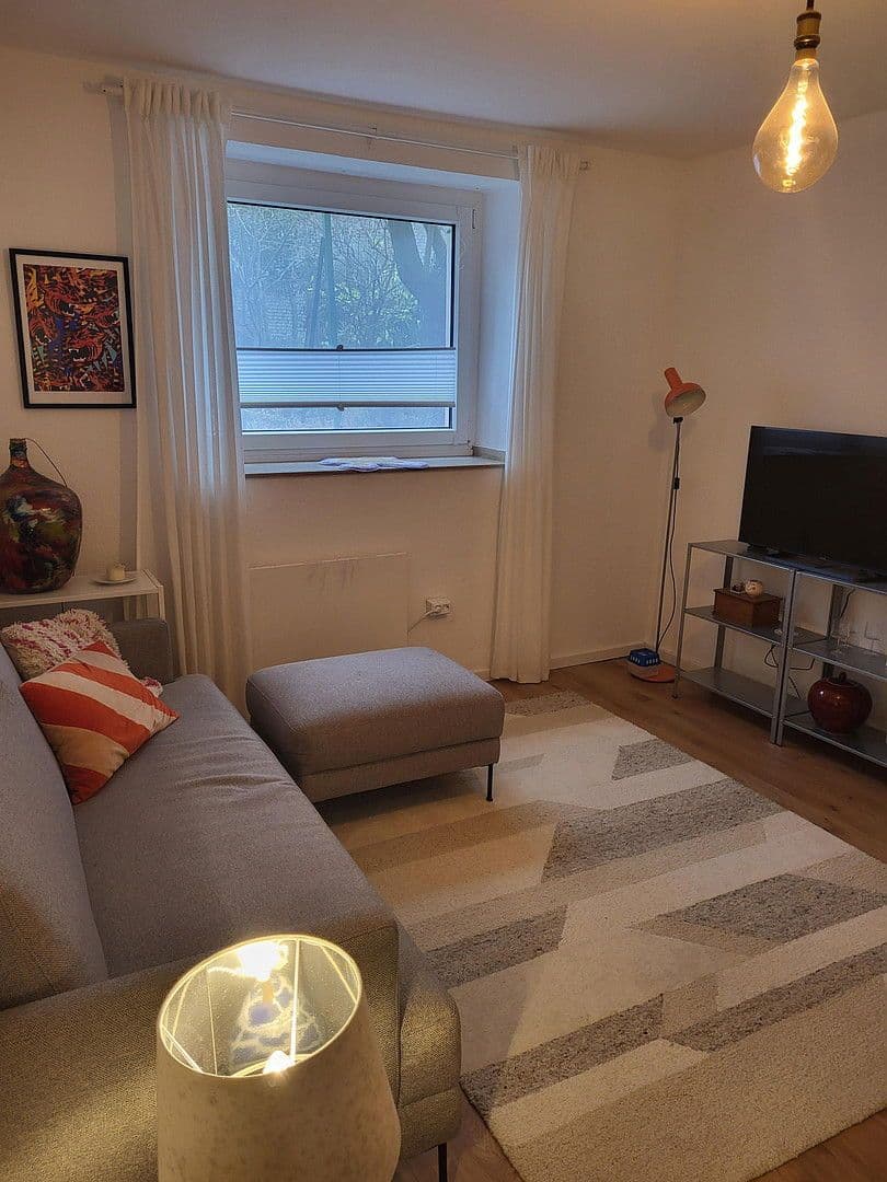 Pronájem bytu 1+kk 35 m², Arnulfstraße, Köln, Severní Porýní-Vestfálsko Pronájem bytu 1+kk 35 m², Arnulfstraße, Köln, Severní Porýní-Vestfálsko
