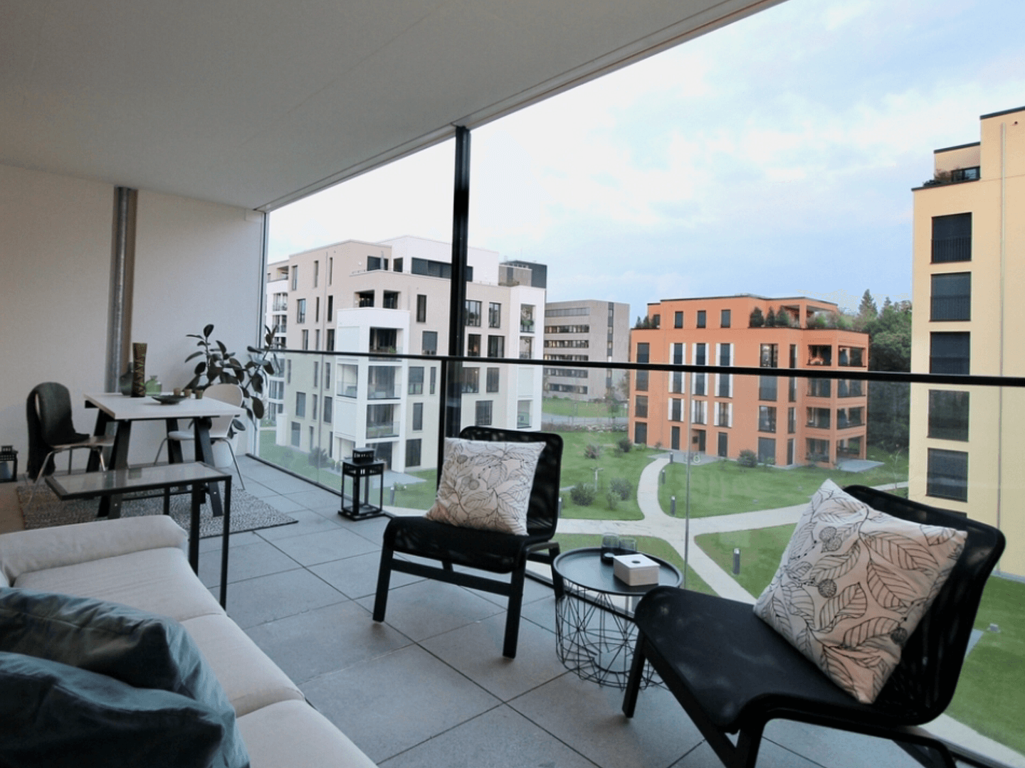 Prodej bytu 2+1 57 m², Richard-Strauß-Allee 25, Frankfurt, Hessen Prodej bytu 2+1 57 m², Richard-Strauß-Allee 25, Frankfurt, Hessen