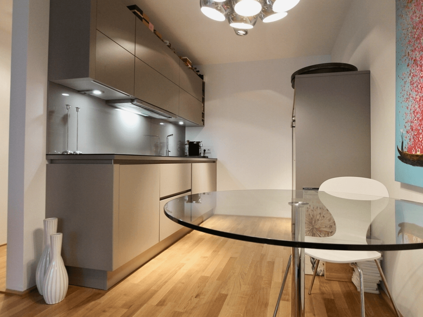 Prodej bytu 2+1 57 m², Richard-Strauß-Allee 25, Frankfurt, Hessen Prodej bytu 2+1 57 m², Richard-Strauß-Allee 25, Frankfurt, Hessen