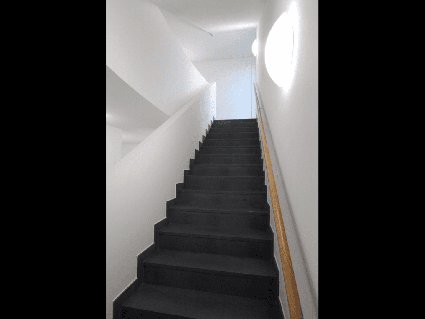 Prodej bytu 2+1 57 m², Richard-Strauß-Allee 25, Frankfurt, Hessen Prodej bytu 2+1 57 m², Richard-Strauß-Allee 25, Frankfurt, Hessen