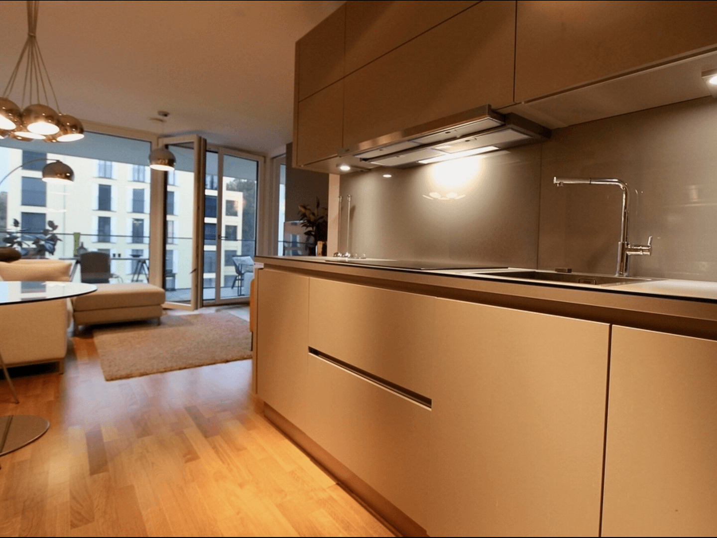 Prodej bytu 2+1 57 m², Richard-Strauß-Allee 25, Frankfurt, Hessen Prodej bytu 2+1 57 m², Richard-Strauß-Allee 25, Frankfurt, Hessen