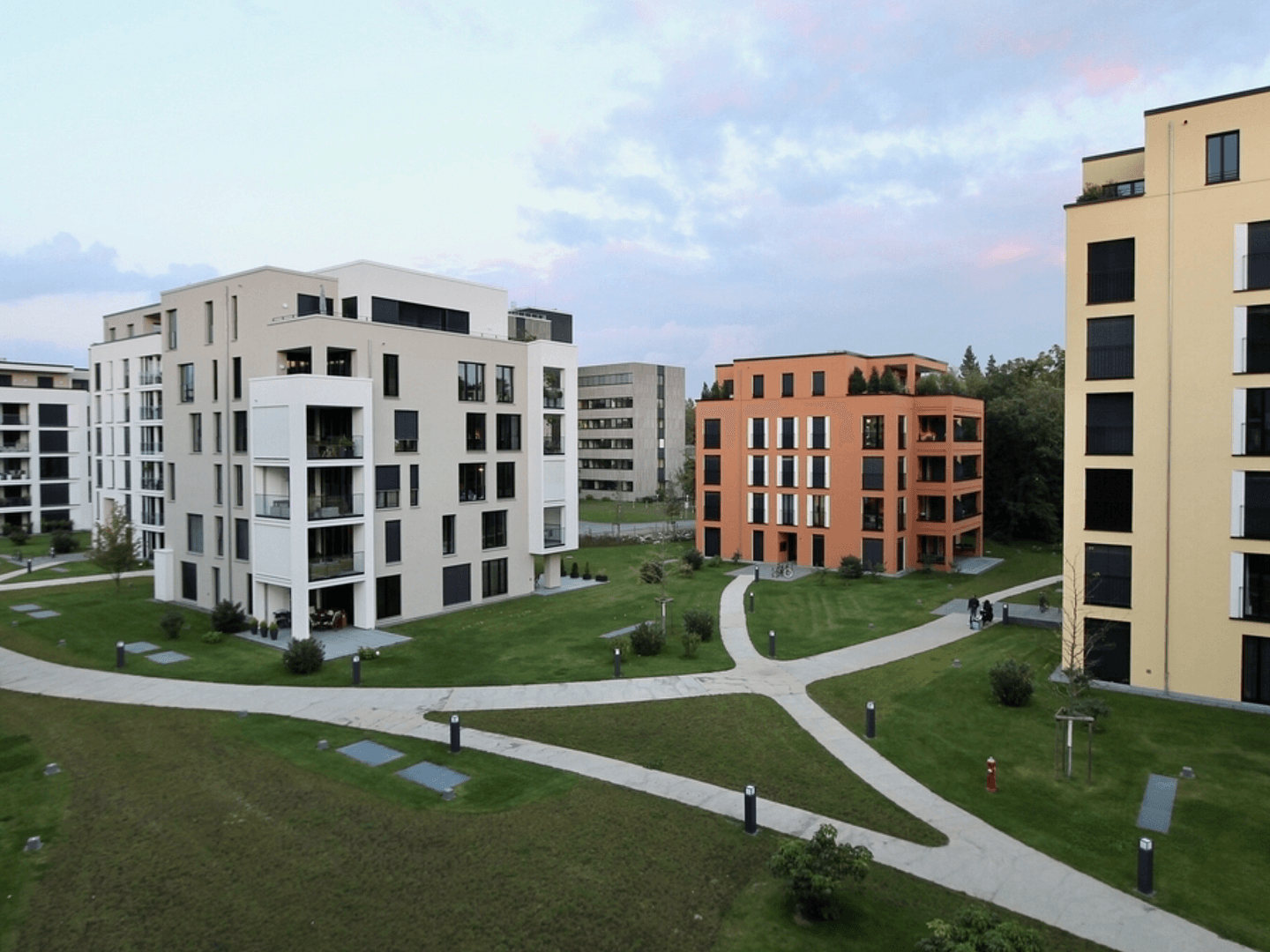 Prodej bytu 2+1 57 m², Richard-Strauß-Allee 25, Frankfurt, Hessen Prodej bytu 2+1 57 m², Richard-Strauß-Allee 25, Frankfurt, Hessen