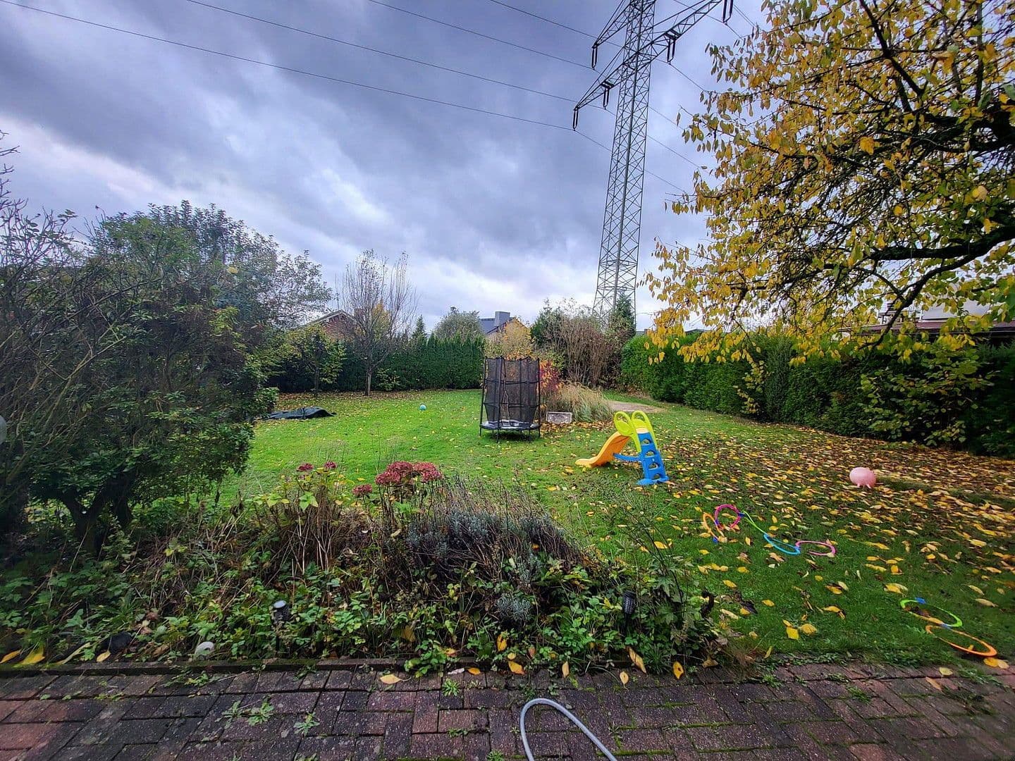 Prodej domu 147 m², pozemek 1.088 m², Fuldabrück, Hessen Prodej domu 147 m², pozemek 1.088 m², Fuldabrück, Hessen