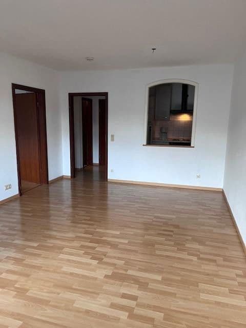 Pronájem bytu 2+1 48 m², Ludwigshafen, Porýní-Falc Pronájem bytu 2+1 48 m², Ludwigshafen, Porýní-Falc