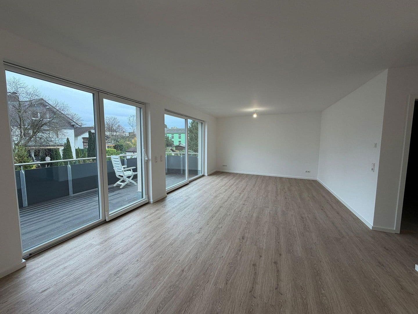 Pronájem bytu 3+1 90 m², Köln, Severní Porýní-Vestfálsko Pronájem bytu 3+1 90 m², Köln, Severní Porýní-Vestfálsko