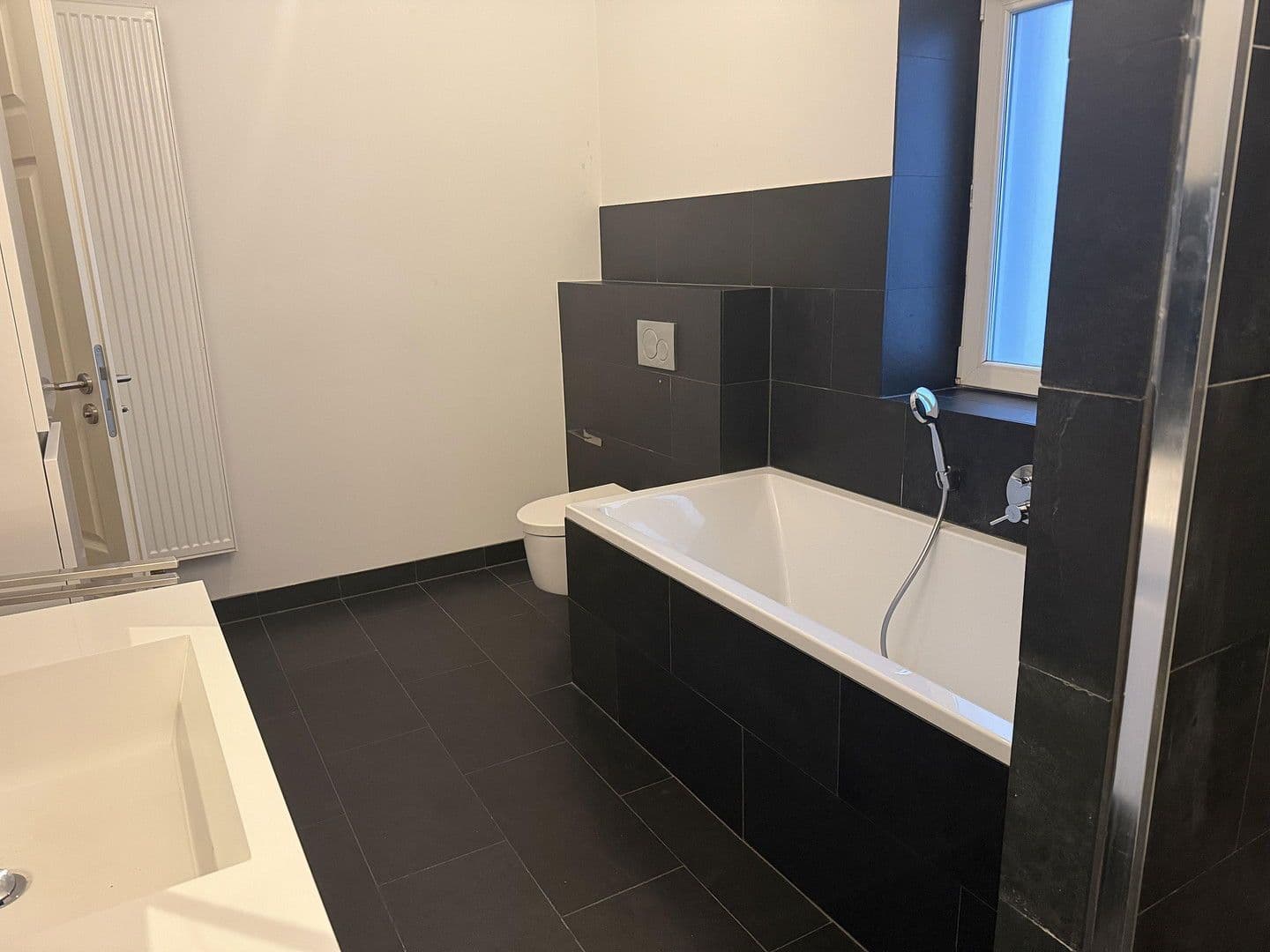 Pronájem domu 120 m², pozemek 200 m², Frankfurt, Hessen Pronájem domu 120 m², pozemek 200 m², Frankfurt, Hessen