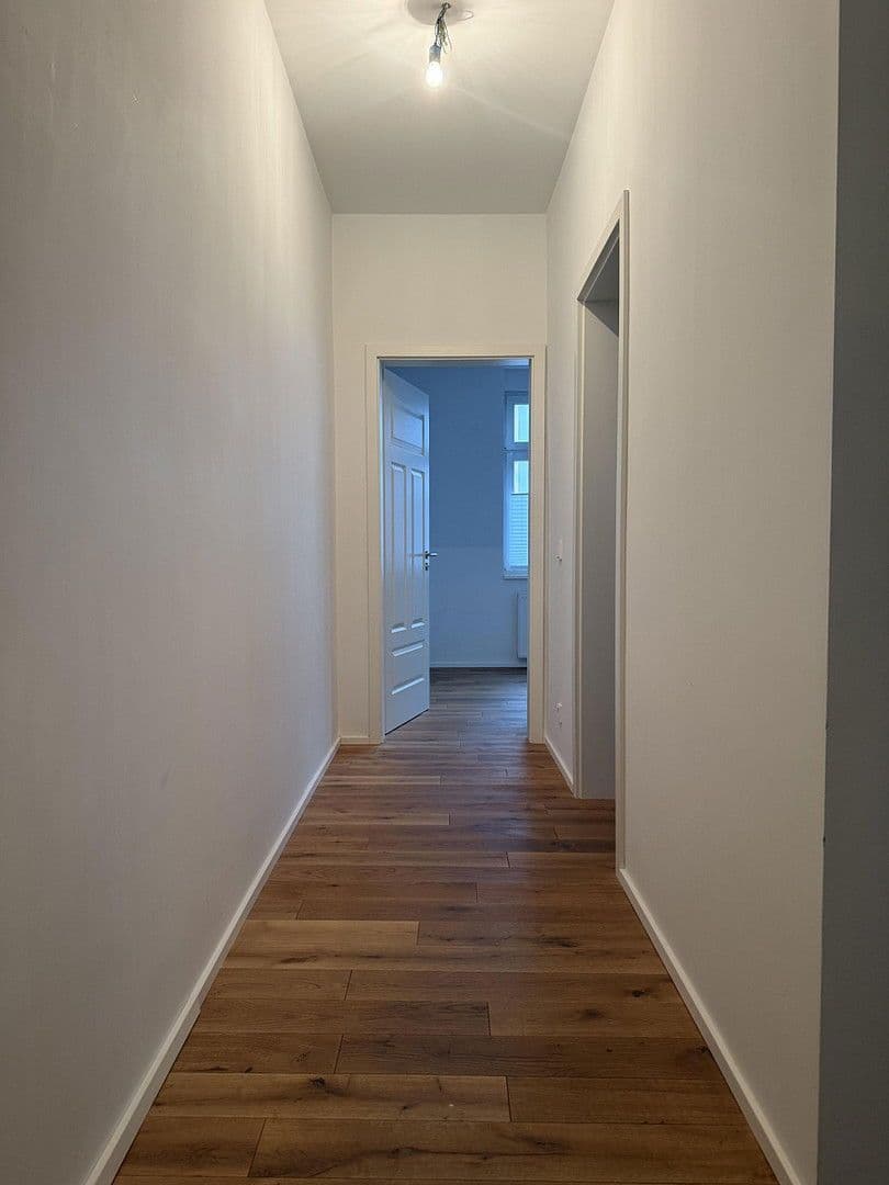 Pronájem domu 120 m², pozemek 200 m², Frankfurt, Hessen Pronájem domu 120 m², pozemek 200 m², Frankfurt, Hessen