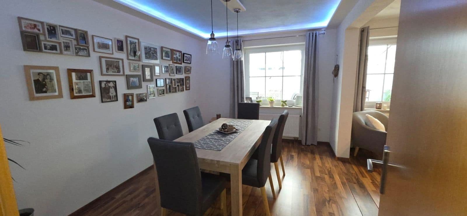 Prodej domu 250 m², pozemek 1.000 m², 6 Auf der Steine, Eschershausen, Dolní Sasko Prodej domu 250 m², pozemek 1.000 m², 6 Auf der Steine, Eschershausen, Dolní Sasko