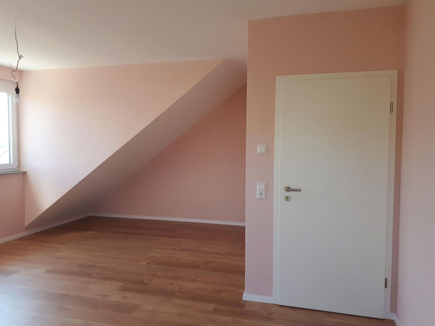 Pronájem domu 155 m², pozemek 332 m², Eutingen im Gäu, Bádensko-Württembersko Pronájem domu 155 m², pozemek 332 m², Eutingen im Gäu, Bádensko-Württembersko