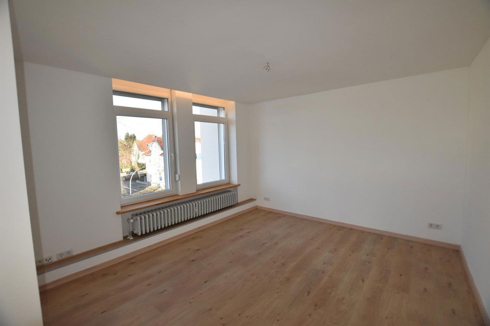 Prodej domu 352 m², pozemek 987 m², Melle, Dolní Sasko Prodej domu 352 m², pozemek 987 m², Melle, Dolní Sasko