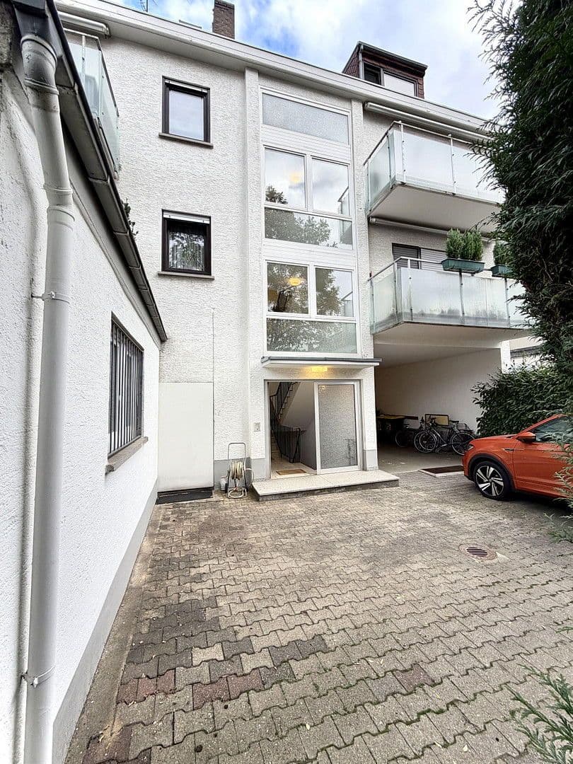 Prodej domu 443 m², pozemek 263 m², Frankfurt, Hessen Prodej domu 443 m², pozemek 263 m², Frankfurt, Hessen