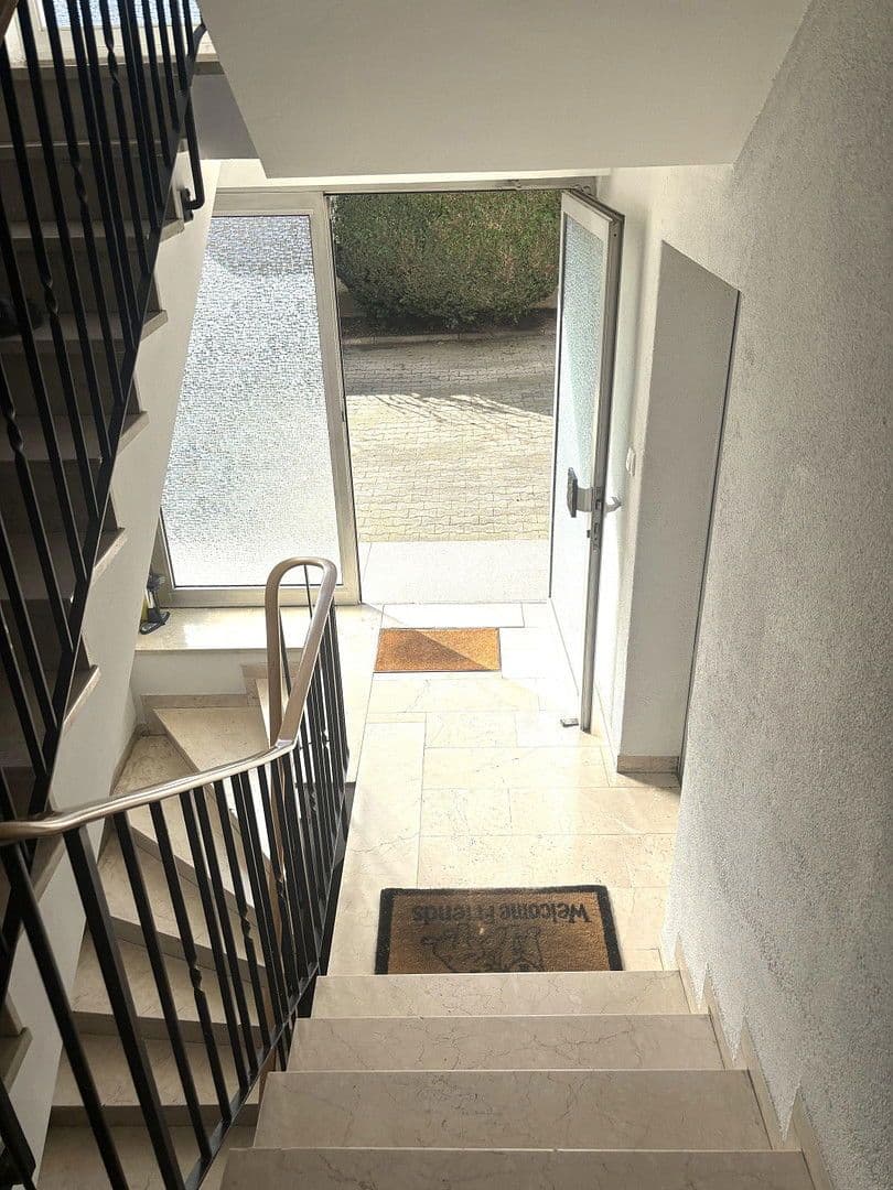 Prodej domu 443 m², pozemek 263 m², Frankfurt, Hessen Prodej domu 443 m², pozemek 263 m², Frankfurt, Hessen