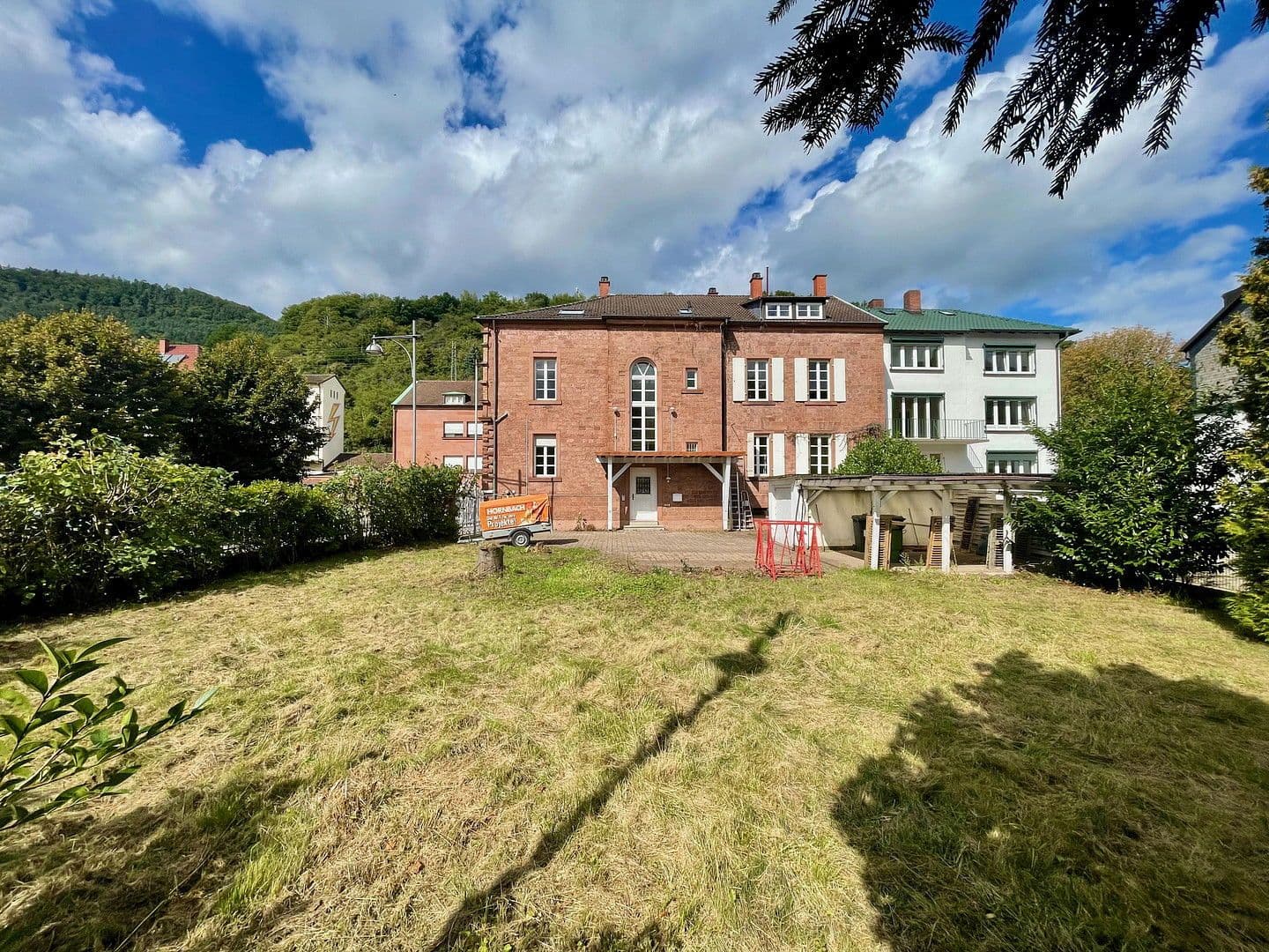 Pronájem bytu 4+1 120 m², Prof.-Nägle-Platz 2, Annweiler am Trifels, Porýní-Falc Pronájem bytu 4+1 120 m², Prof.-Nägle-Platz 2, Annweiler am Trifels, Porýní-Falc