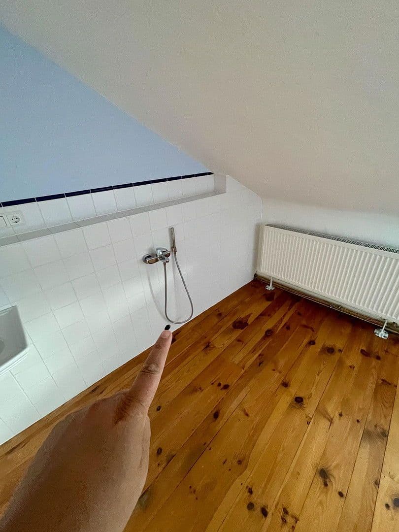 Pronájem bytu 4+1 120 m², Prof.-Nägle-Platz 2, Annweiler am Trifels, Porýní-Falc Pronájem bytu 4+1 120 m², Prof.-Nägle-Platz 2, Annweiler am Trifels, Porýní-Falc