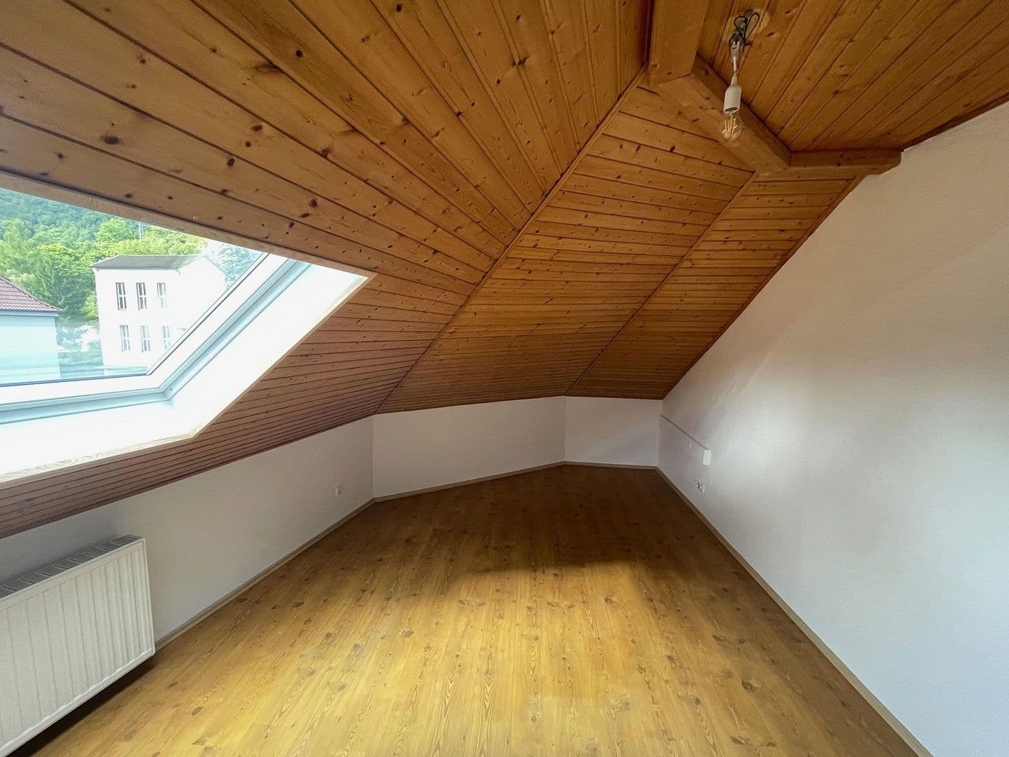 Pronájem bytu 4+1 120 m², Prof.-Nägle-Platz 2, Annweiler am Trifels, Porýní-Falc Pronájem bytu 4+1 120 m², Prof.-Nägle-Platz 2, Annweiler am Trifels, Porýní-Falc