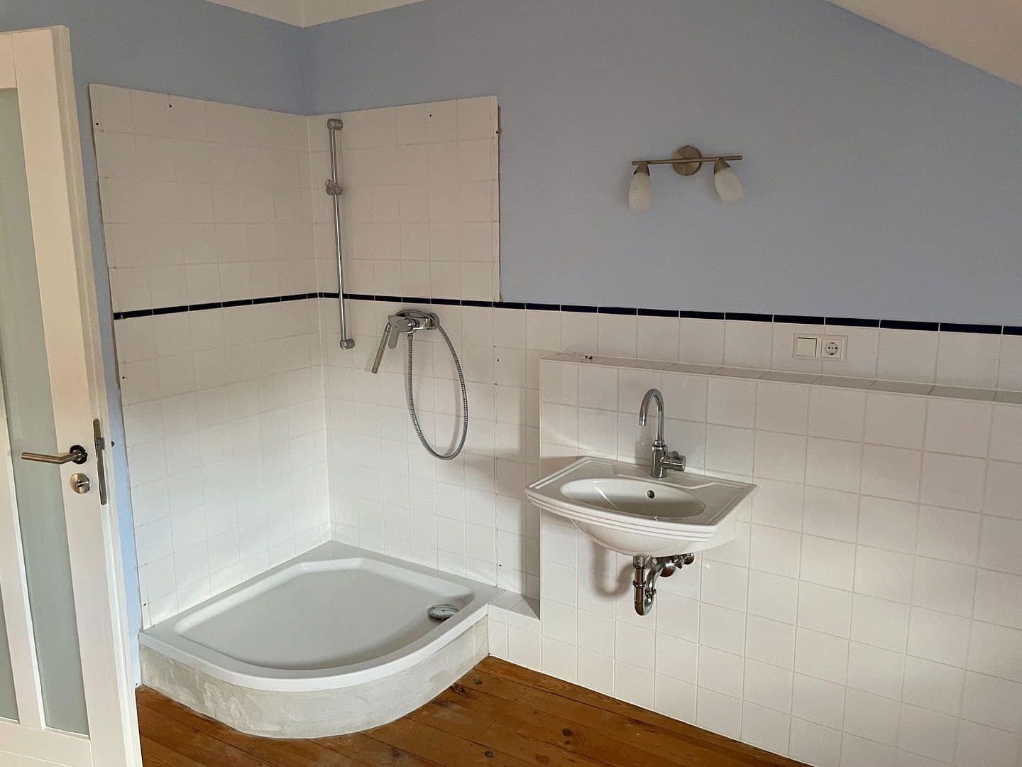 Pronájem bytu 4+1 120 m², Prof.-Nägle-Platz 2, Annweiler am Trifels, Porýní-Falc Pronájem bytu 4+1 120 m², Prof.-Nägle-Platz 2, Annweiler am Trifels, Porýní-Falc