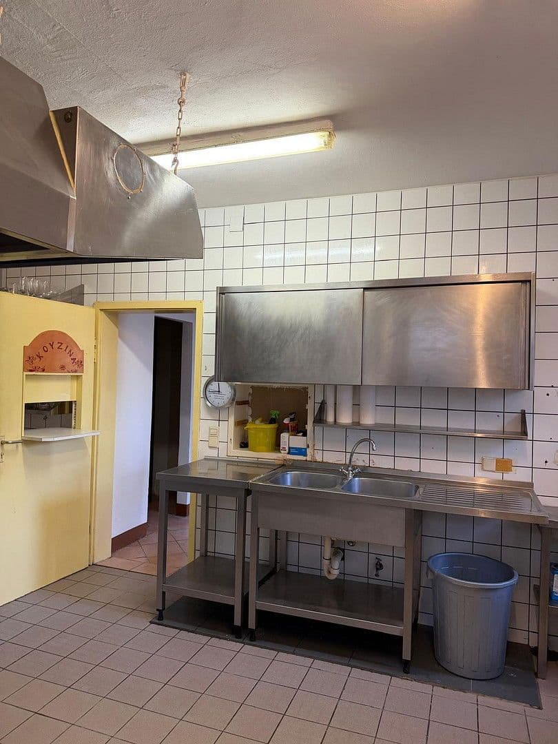 Pronájem nebytového prostoru 137 m², Dobler Str.14, Bad Herrenalb, Bádensko-Württembersko Pronájem nebytového prostoru 137 m², Dobler Str.14, Bad Herrenalb, Bádensko-Württembersko