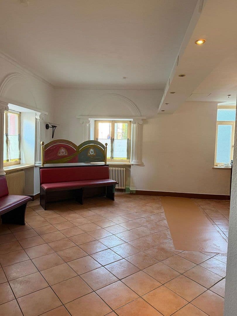 Pronájem nebytového prostoru 137 m², Dobler Str.14, Bad Herrenalb, Bádensko-Württembersko Pronájem nebytového prostoru 137 m², Dobler Str.14, Bad Herrenalb, Bádensko-Württembersko