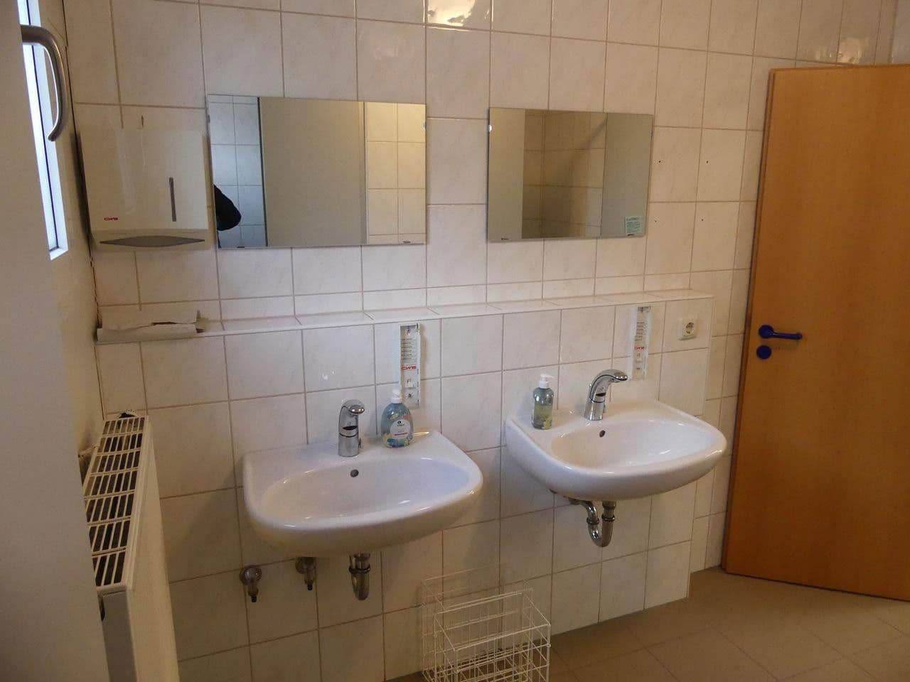 Prodej nebytového prostoru 14.154 m², Am Heidweg 7, Pressath, Bavorsko Prodej nebytového prostoru 14.154 m², Am Heidweg 7, Pressath, Bavorsko