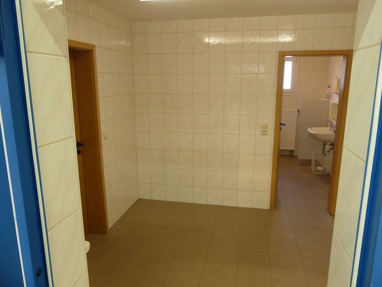 Prodej nebytového prostoru 14.154 m², Am Heidweg 7, Pressath, Bavorsko Prodej nebytového prostoru 14.154 m², Am Heidweg 7, Pressath, Bavorsko