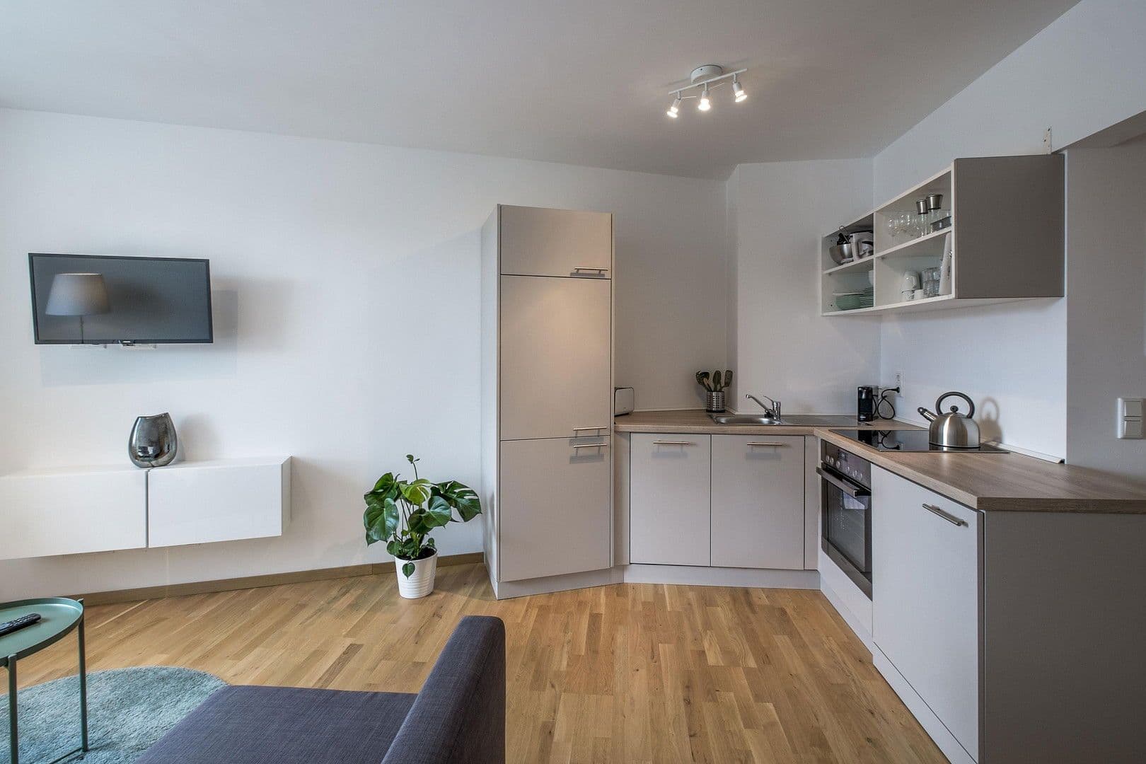 Pronájem bytu 2+1 43 m², Düsseldorf, Severní Porýní-Vestfálsko Pronájem bytu 2+1 43 m², Düsseldorf, Severní Porýní-Vestfálsko