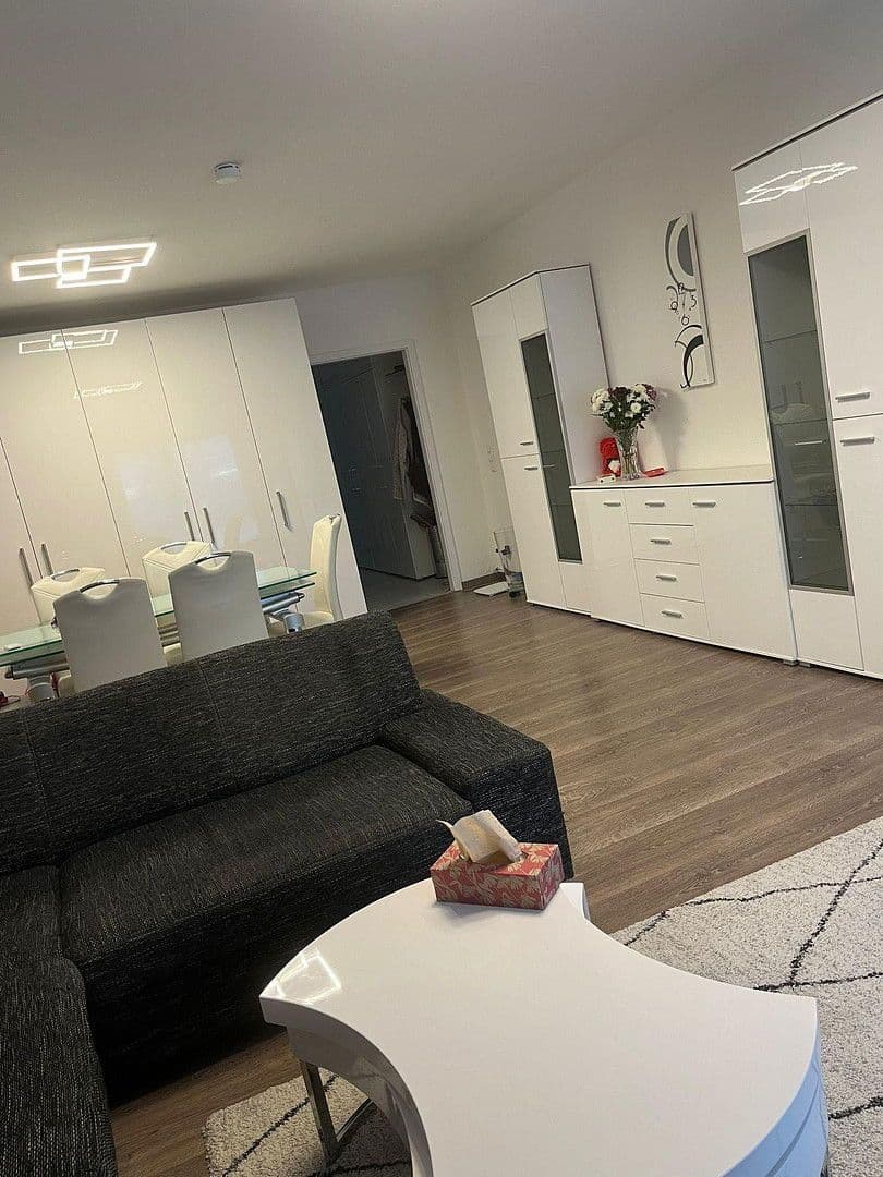 Prodej bytu 3+1 84 m², Wiesbaden-Biebrich, Hessen Prodej bytu 3+1 84 m², Wiesbaden-Biebrich, Hessen