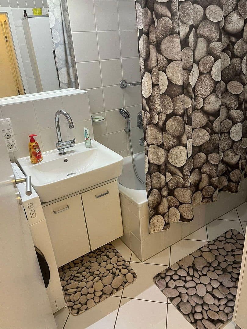 Prodej bytu 3+1 84 m², Wiesbaden-Biebrich, Hessen Prodej bytu 3+1 84 m², Wiesbaden-Biebrich, Hessen