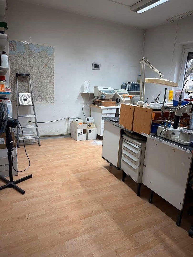 Pronájem kanceláře 230 m², Wilhelmshaven, Dolní Sasko Pronájem kanceláře 230 m², Wilhelmshaven, Dolní Sasko