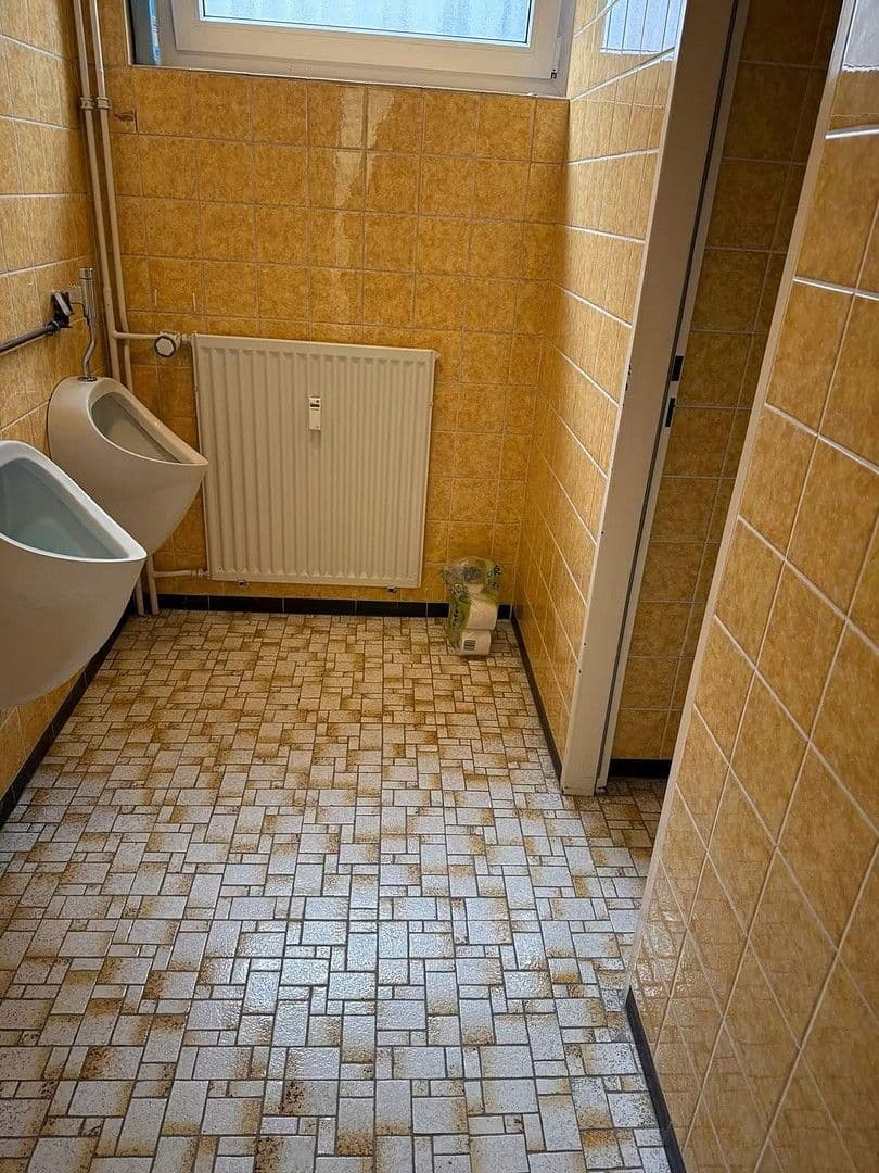 Pronájem kanceláře 230 m², Wilhelmshaven, Dolní Sasko Pronájem kanceláře 230 m², Wilhelmshaven, Dolní Sasko